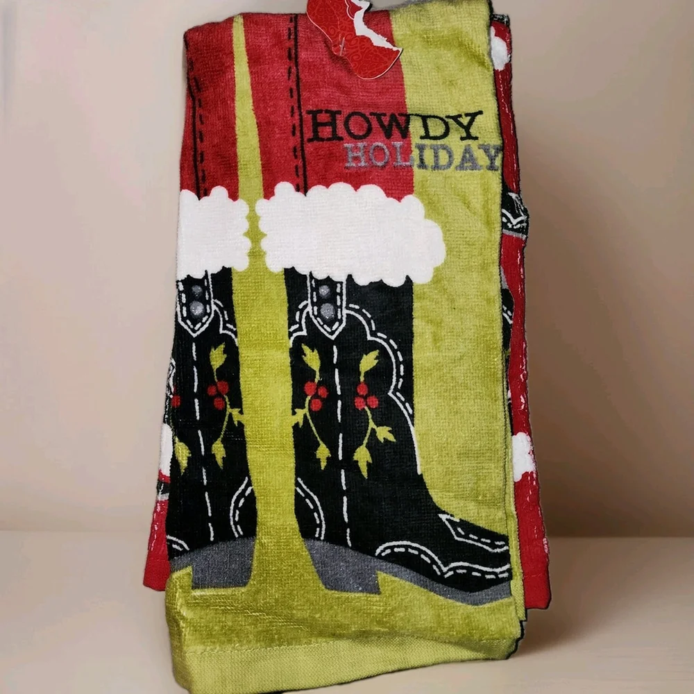 NWT St Nicholas Square Merry “Happy Holidays Ya’ll” Holiday Kitchen Towel 2 Set